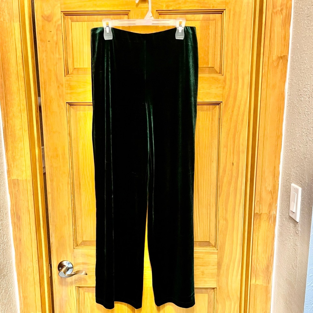 Premier Amour Green Velvet Pants
